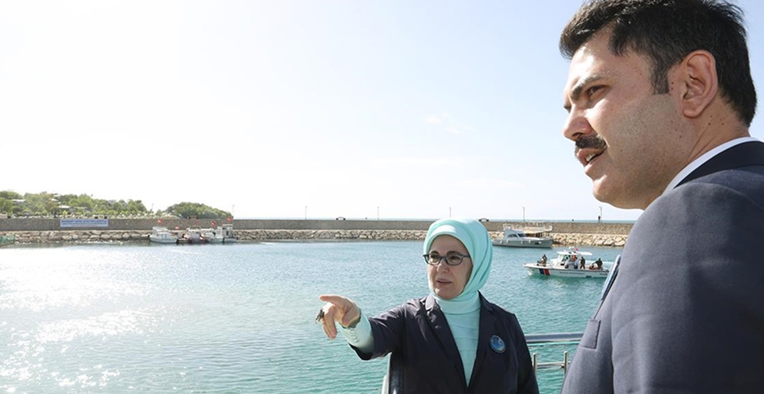 Emine Erdoğan, Bakan Kurum ile Van'daki Arıtma Tesisini Dolaştıfgdfh55