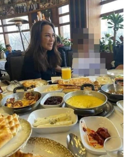 HÜLYA AVŞAR KAHVALTI