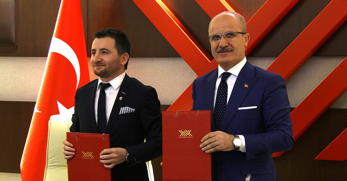 YÖK Başkanı Prof. Dr. Erol Özvar ve HKMO Başkanı Ali İpek YÖK Başkanı Prof. Dr. Erol Özvar ve HKMO Başkanı Ali İpek