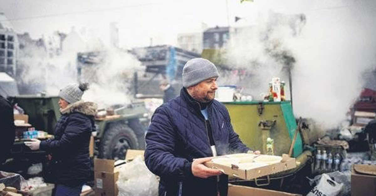 Yüzlerce ücretsiz sıcak yemek