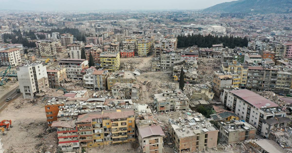 AB Deprem Yardım