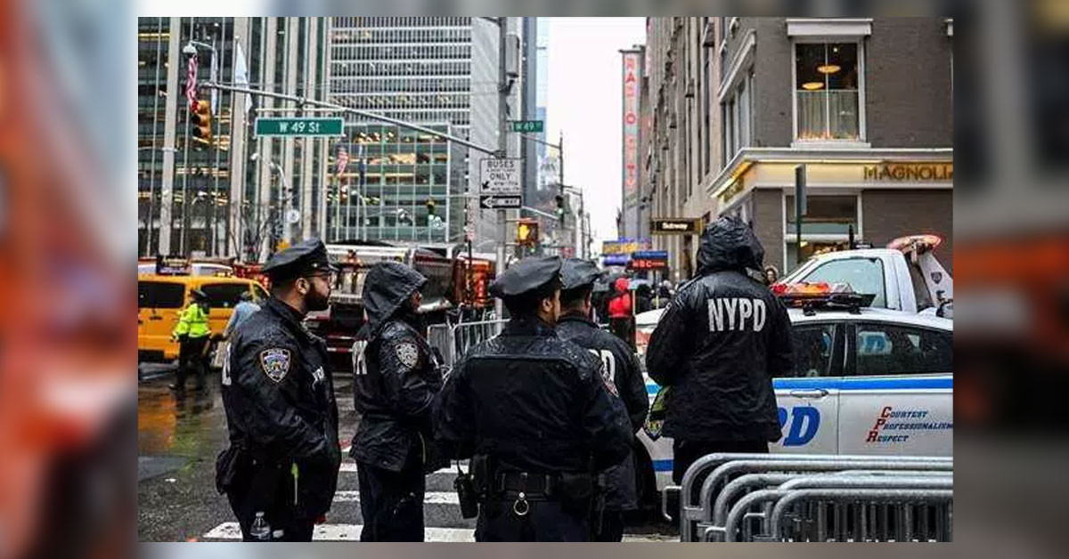 ABD Başkanı Joe Biden, bu akşam kendi seçimi için başlatılan bağış etkinliğine katılmak için Manhattan’da bulunan ünlü gösteri merkezi Radio Citty Music Hall’i ziyaret edecek. Biden eşi Jill Biden ile birlikte katılacağı etkinliğe; Obama, Clinton, Aktör Mindy Kaling ve daha birçok ünlü isminde katılacağı öğrenildi.