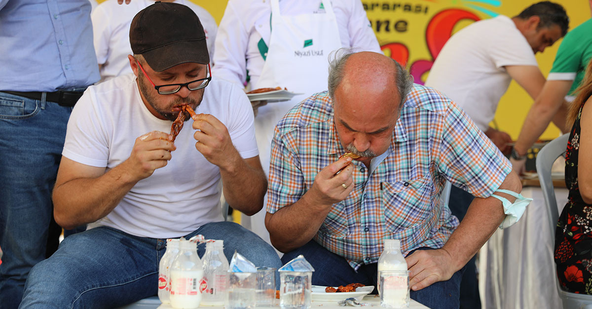 Acı Biber Yeme Yarışması