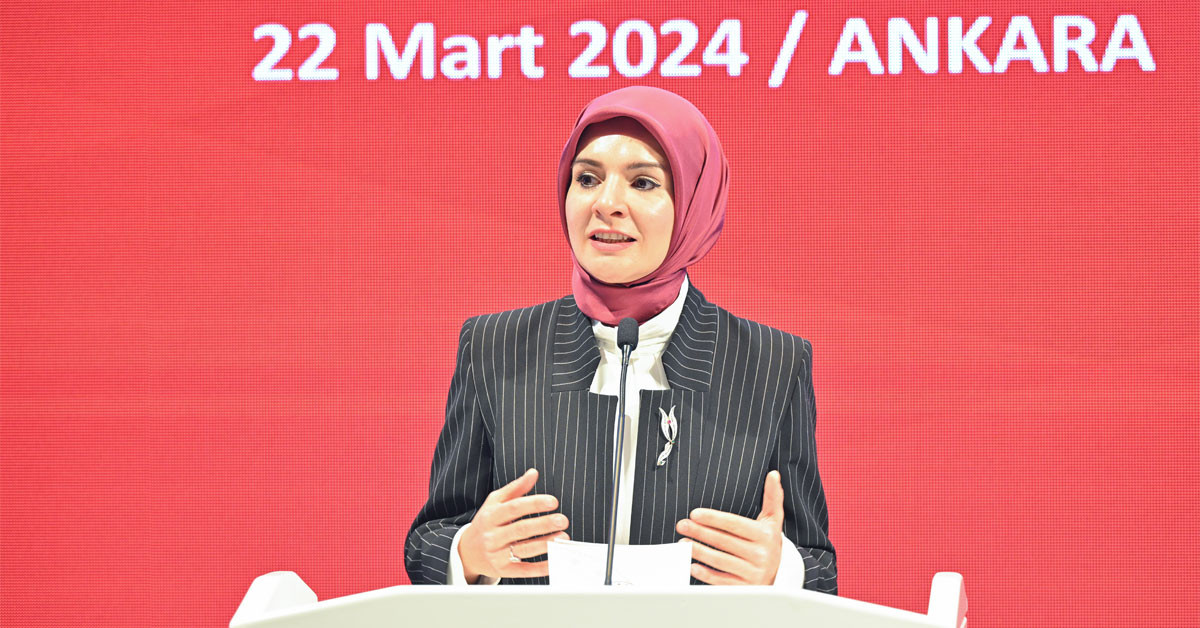 Aile ve Sosyal Hizmetler Bakanı Mahinur Özdemir Göktaş ‘‘Türkiye Yaşlı Profili Araştırması’’ nın sonuçlarını kamuoyuyla paylaştı. Aile ve Sosyal Hizmetler Bakanı Mahinur Özdemir Göktaş ‘‘Türkiye Yaşlı Profili Araştırması’’ nın sonuçlarını kamuoyuyla paylaştı.