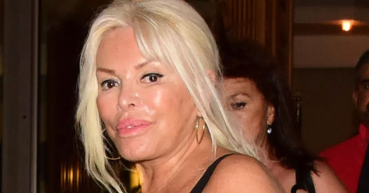 Ajda Pekkan'dan toplu taşıma çıkışı