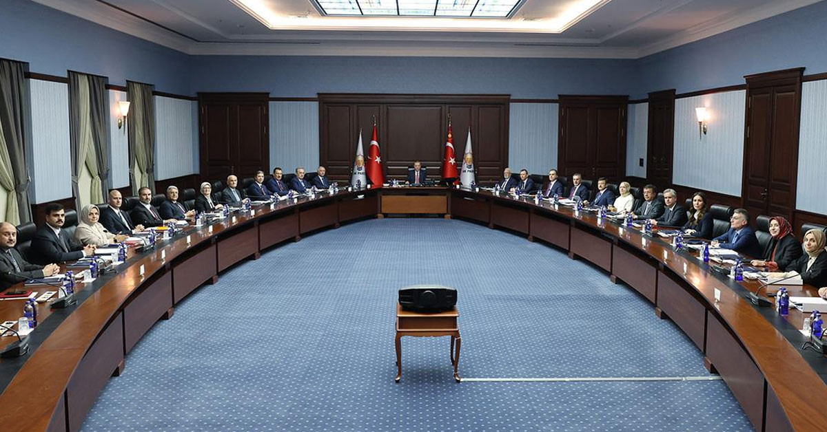AK Parti seçim sonuçlarını ayrıntılı olarak masaya yatırdı!