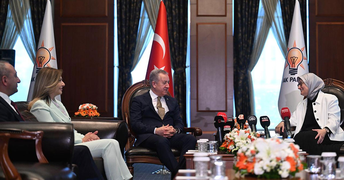 AK Parti ve CHP bayramlaştı