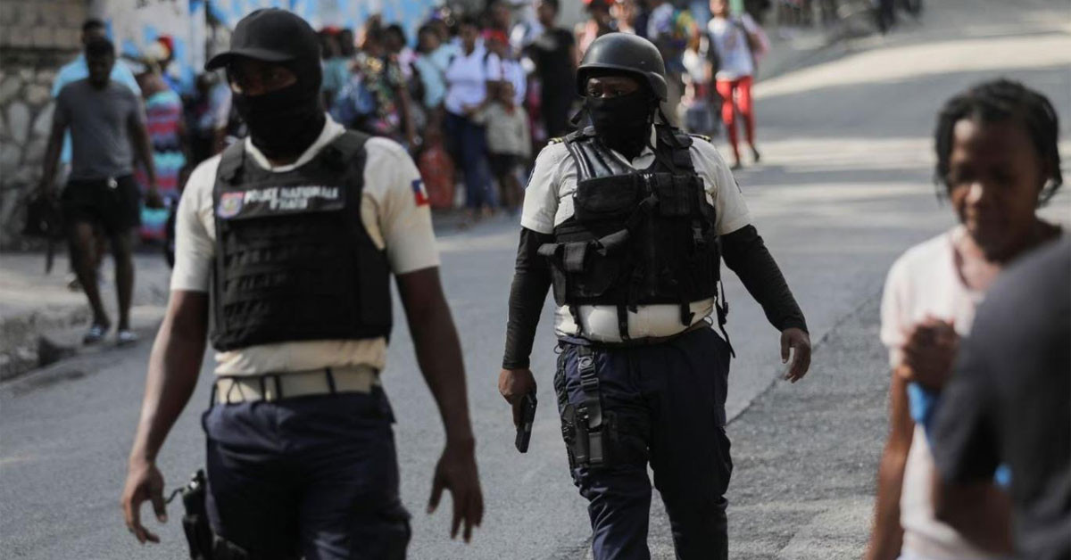 Amerika Kıtası’nda 10 milyonluk nüfusa sahip ve kıtanın en yoksul ülkelerinden olan Haiti, çetelerin yol açtığı şiddet ve yıkımlar ayrıca iktidarda oluşan boşluk nedeniyle ekonomik çöküşle mücadele ediyor.