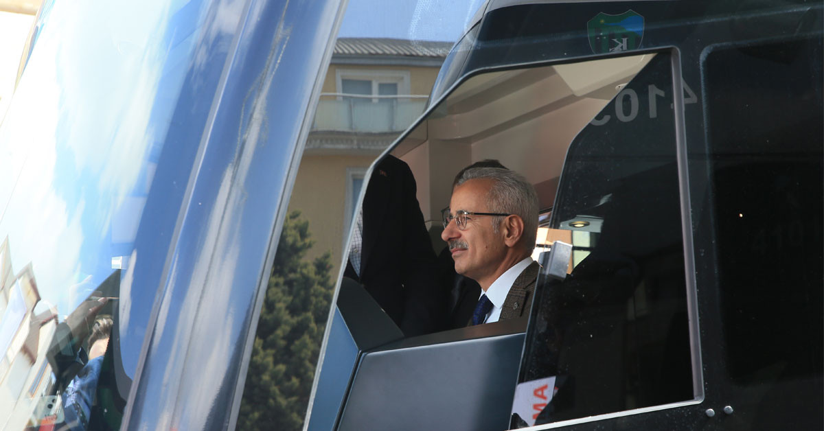 ‘‘Arnavutköy-İstanbul Havalimanı metro hattı yarın açılıyor!’’ ‘‘Arnavutköy-İstanbul Havalimanı metro hattı yarın açılıyor!’’