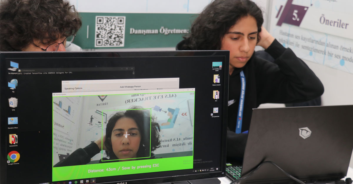 Artvinli öğrencilerin 55. TÜBİTAK Araştırma Projeleri Erzurum Bölge Yarışmaları kapsamında kilitlenme sendromlu ALS hastalıklarının rahatlıkla iletişim kurmalarına olanak sağlamak için hazırladıkları Artvinli öğrencilerin 55. TÜBİTAK Araştırma Projeleri Erzurum Bölge Yarışmaları kapsamında kilitlenme sendromlu ALS hastalıklarının rahatlıkla iletişim kurmalarına olanak sağlamak için hazırladıkları