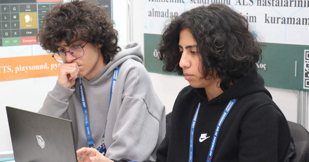 Artvinli öğrencilerin 55. TÜBİTAK Araştırma Projeleri Erzurum Bölge Yarışmaları kapsamında kilitlenme sendromlu ALS hastalıklarının rahatlıkla iletişim kurmalarına olanak sağlamak için hazırladıkları Artvinli öğrencilerin 55. TÜBİTAK Araştırma Projeleri Erzurum Bölge Yarışmaları kapsamında kilitlenme sendromlu ALS hastalıklarının rahatlıkla iletişim kurmalarına olanak sağlamak için hazırladıkları