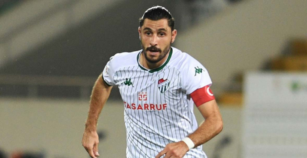 Özer Hurmacı futbolu mu bıraktı?