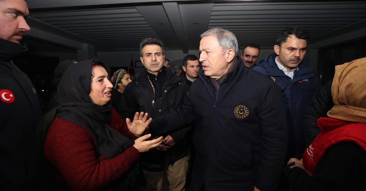 Bakan Akar Sığınmacı İddiaları Bakan Akar Sığınmacı İddiaları