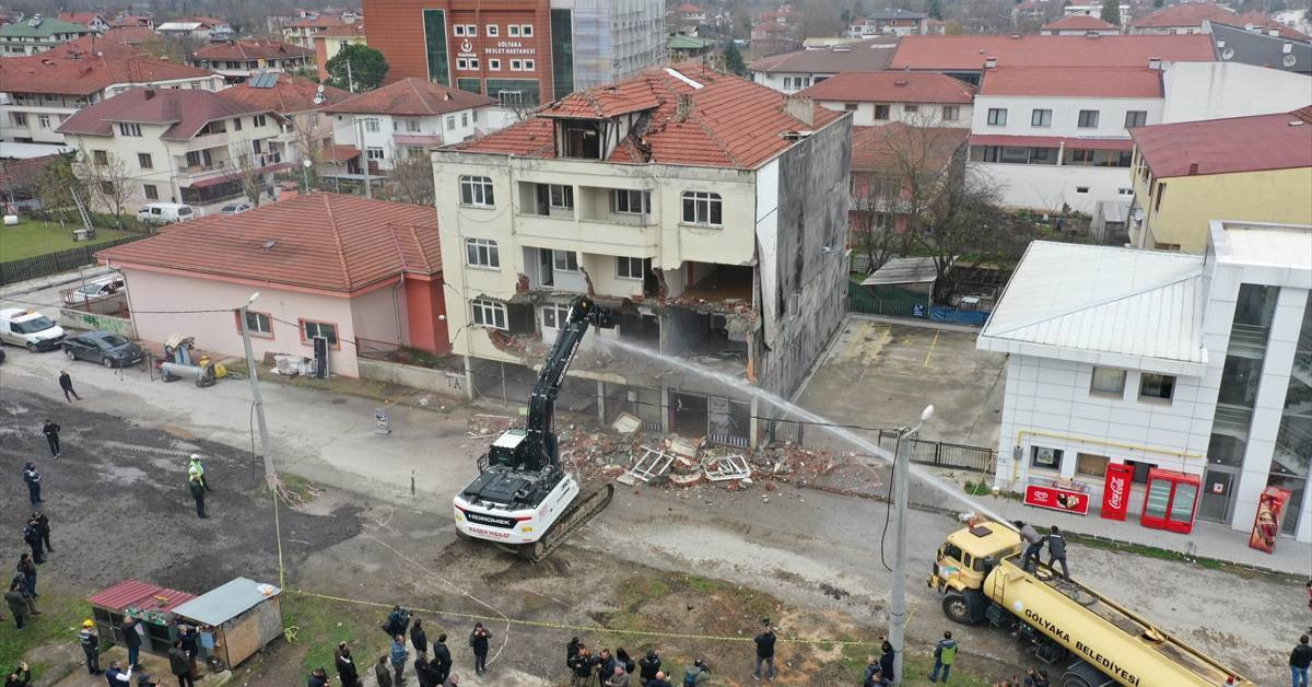 Bakan Kurum Düzce Yıkılan Binalar-1