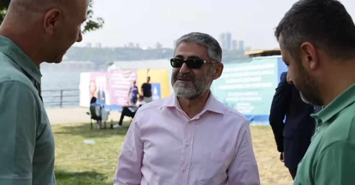 Bakan Nebai İstanbul'da vatandaşlarla bir araya geldi