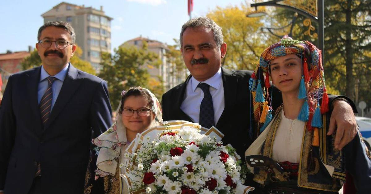 Bakan Özer Kütahya Bakan Özer Kütahya