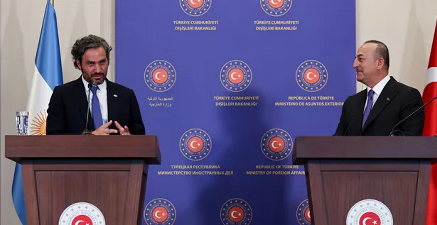 Biraz dürüstlük ve samimiyet bekliyoruz