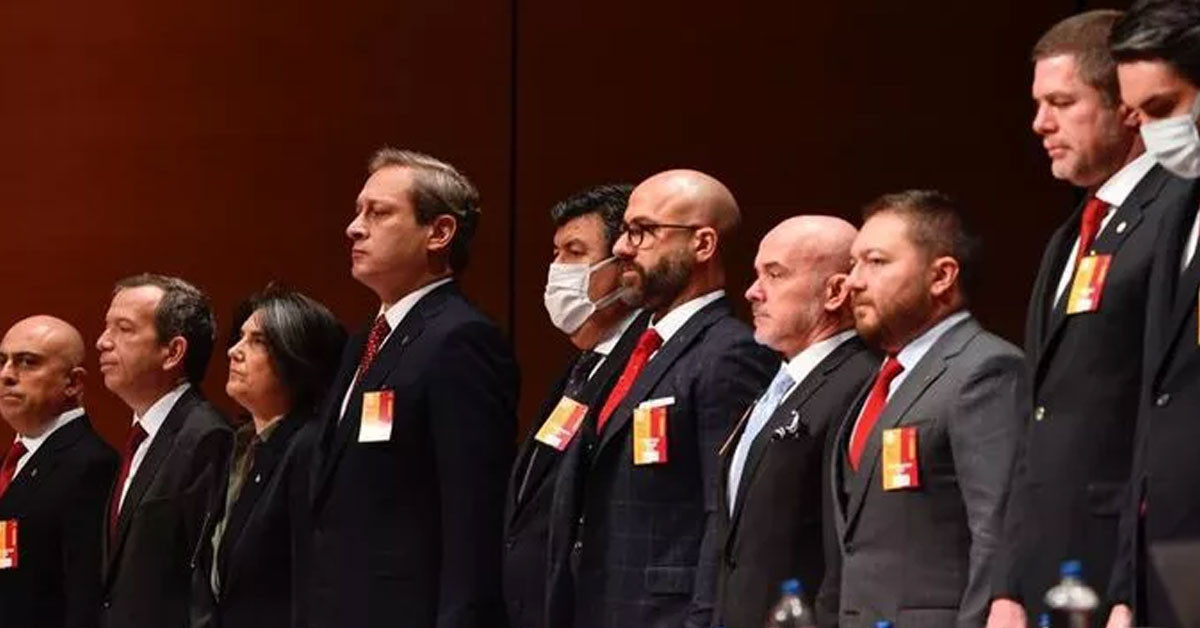 Burak Elmas borçları ödedi.