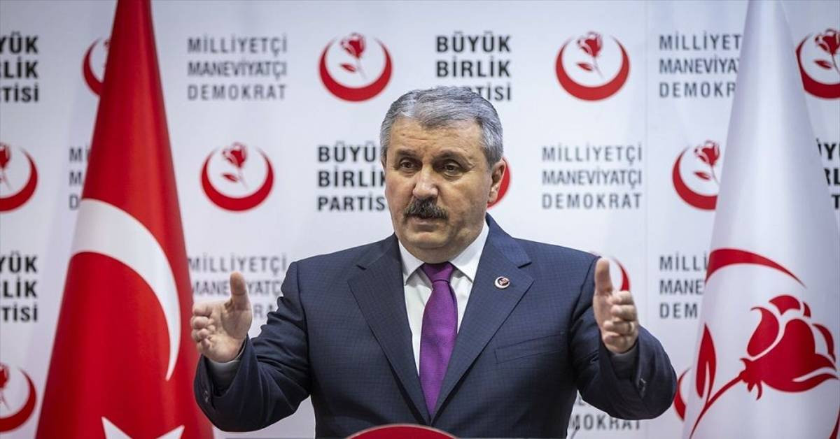 Büyük Birlik Partisi Genel Başkanı Mustafa Destici kimdir? BBP Genel Başkanı Mustafa Destici nereli ve kaç yaşında? Mustafa Destici hayatı ve biyografisi