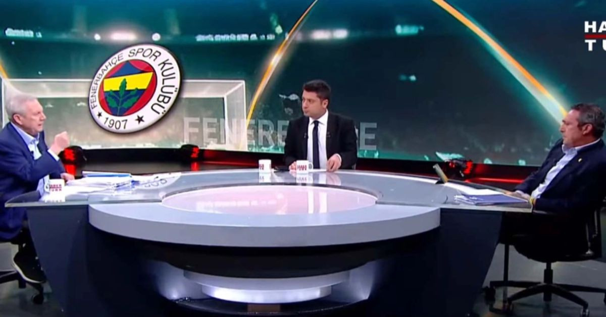 Canlı yayında tarihi buluşma: Ali Koç ile Aziz Yıldırım karşı karşıya geldi Canlı yayında tarihi buluşma: Ali Koç ile Aziz Yıldırım karşı karşıya geldi