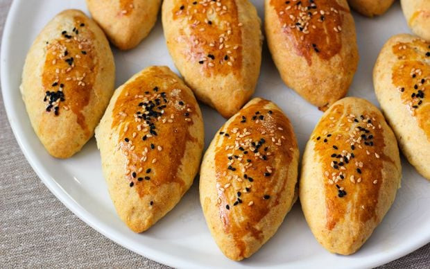 Çay yanına kıyır kıyır poğaçanız hazır! Lezzet dolu poğaça tarifi