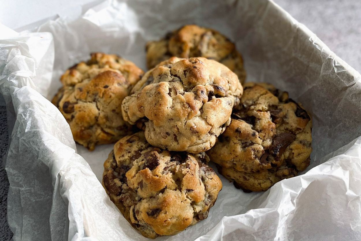 Ceviz sevmeyen bile 3 5 tane yiyecek! Mis gibi kokan cevizli cookie tarifi