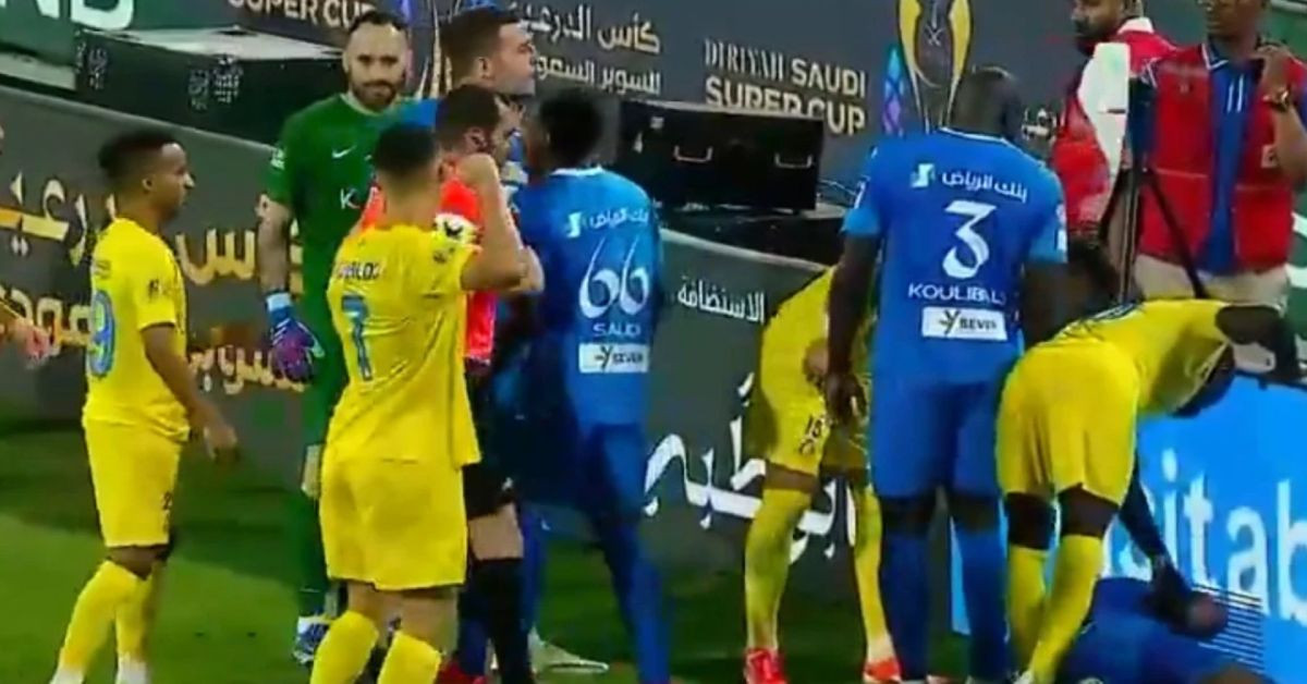 Cristiano Ronaldo’yu görenler tanıyamadı: Hakeme yumruk kaldırdı, rakibe dirsek attı
