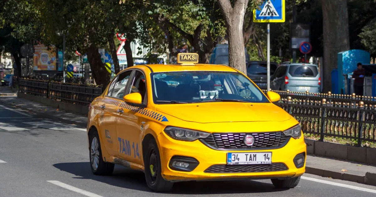 Cumhur İttifakı İBB Başkan adayı Murat Kurum, projelerinin anlattığı ‘İstanbul İçin Hızlı ve Sağlam Adımlar’, ‘İlk 6 Ay ve 1 Yıllık Acil Eylem Planı Toplantısı’na katılarak İstanbul için uygulayacağı çözüm yollarını açıkladı. Cumhur İttifakı İBB Başkan adayı Murat Kurum, projelerinin anlattığı ‘İstanbul İçin Hızlı ve Sağlam Adımlar’, ‘İlk 6 Ay ve 1 Yıllık Acil Eylem Planı Toplantısı’na katılarak İstanbul için uygulayacağı çözüm yollarını açıkladı.