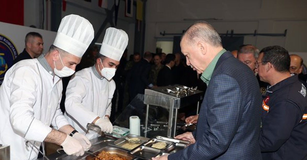 Cumhurbaşkanı Erdoğan işçilerle iftarda buluştu: Ekonomik sorunların üstesinden geldik! Cumhurbaşkanı Erdoğan işçilerle iftarda buluştu: Ekonomik sorunların üstesinden geldik!