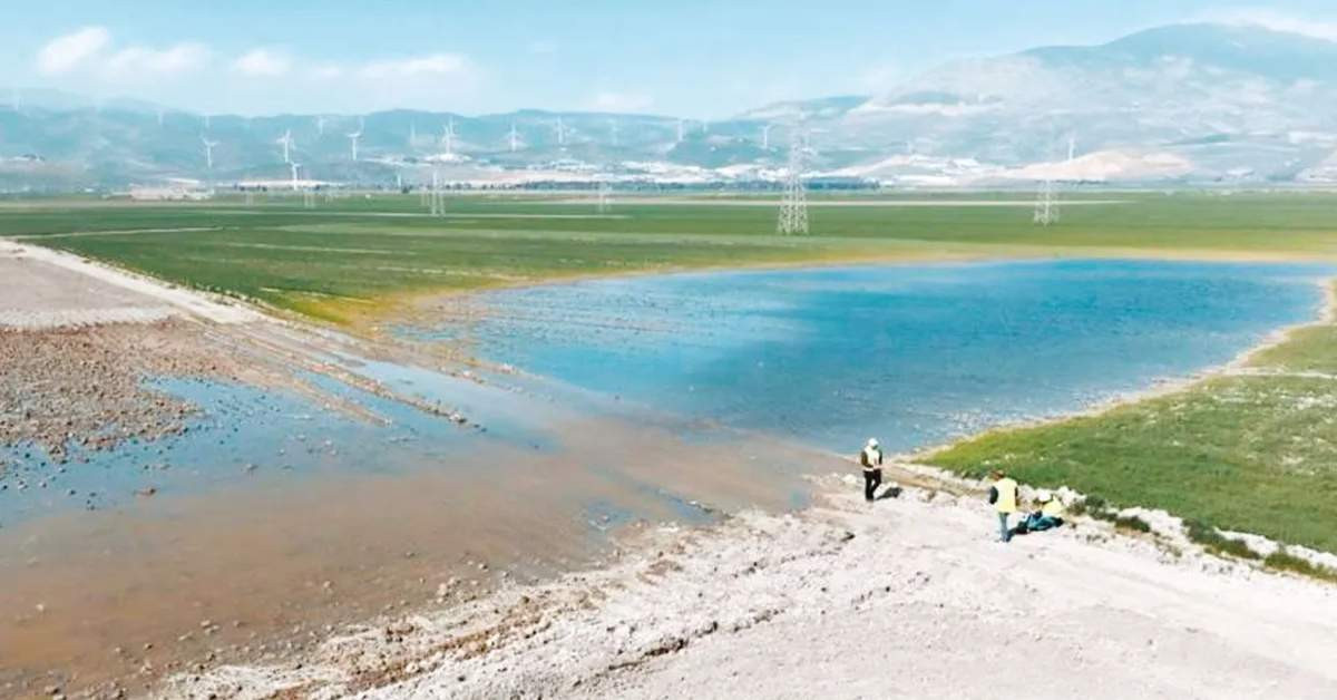 Deprem Bataklık Gölü