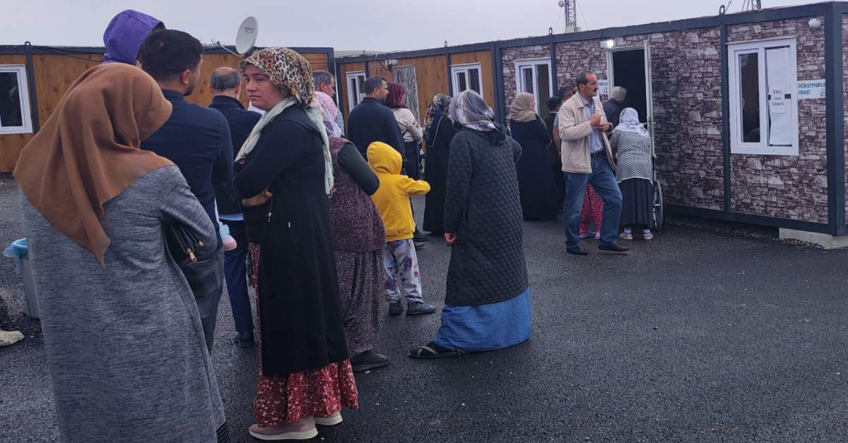 Deprem Bölgesi Oy Kullanıyor