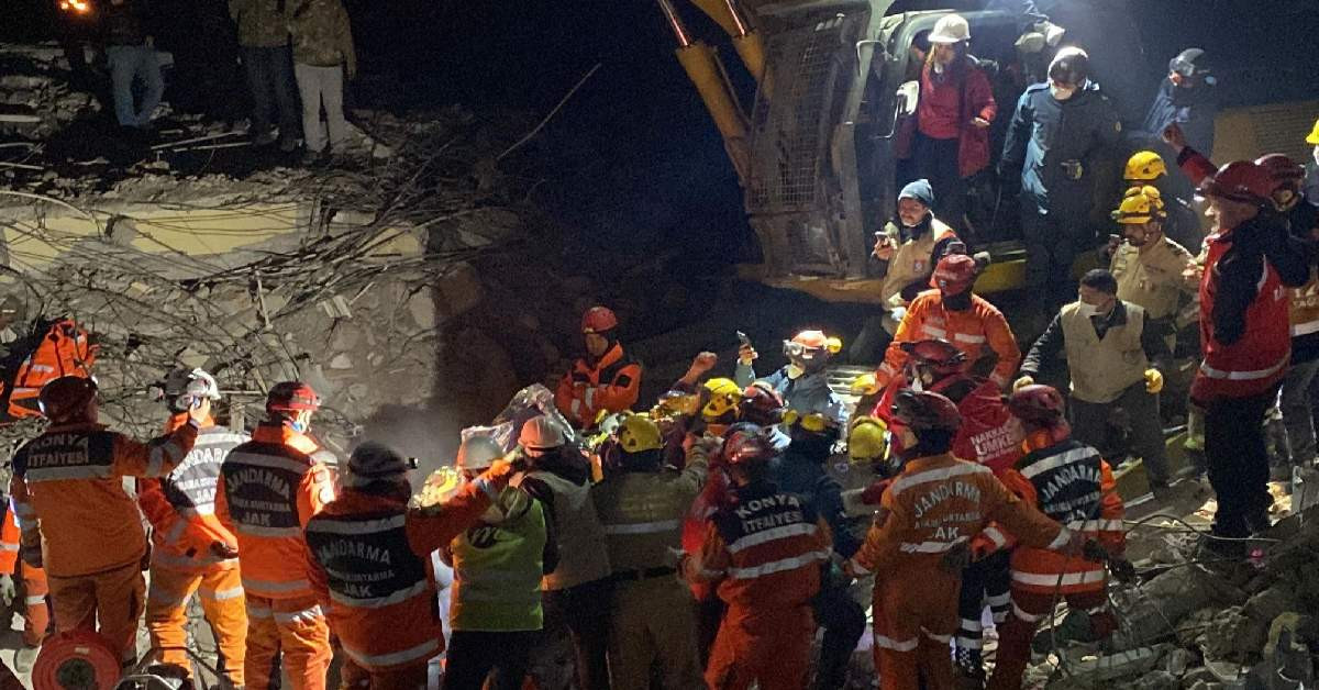 Deprem Salgın Hastalık Deprem Salgın Hastalık