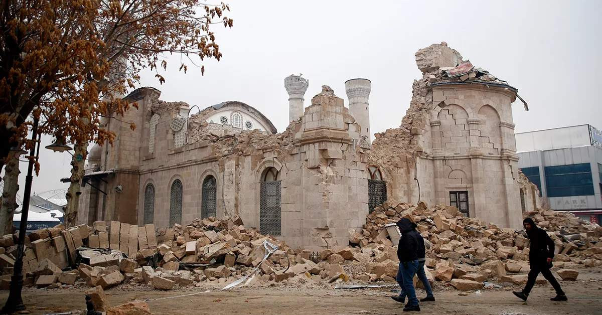 Deprem Yıkılan Tarihi Binalar-2 Deprem Yıkılan Tarihi Binalar-2