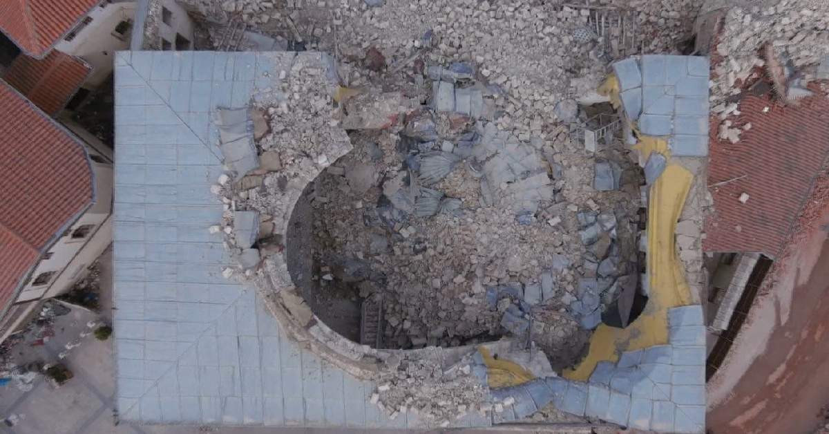 Deprem Yıkılan Tarihi Binalar Deprem Yıkılan Tarihi Binalar