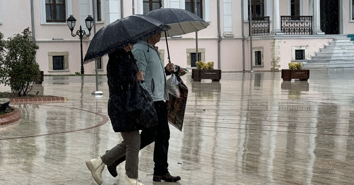 Dereköy Sınır Kapısı'nda kar yağışı