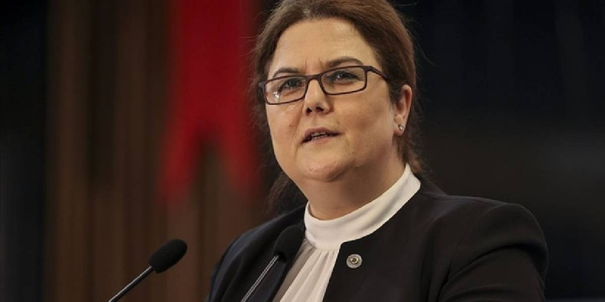 Derya Yanık Aile Destek Paketini Açıkladı Derya Yanık Aile Destek Paketini Açıkladı