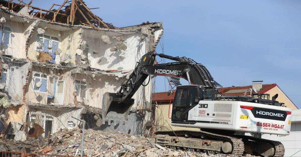 Düzce Depremi 20 Santimetre Kayma-2 Düzce Depremi 20 Santimetre Kayma-2