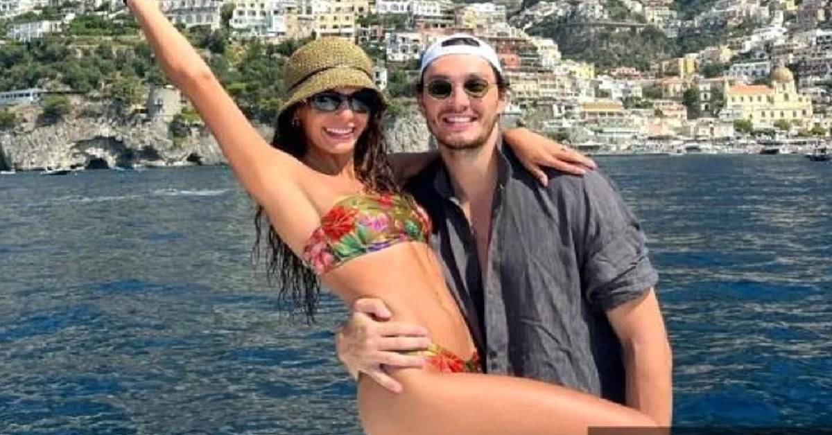Ebru Şahin bikini