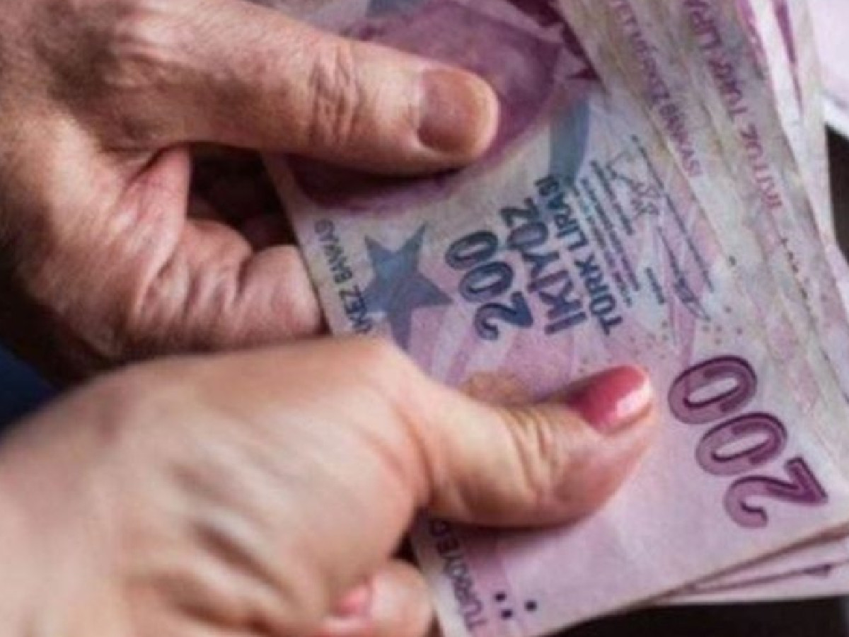 Emeklilerin hesabına en az 750 TL en çok 5.250 TL yatmaya başladı