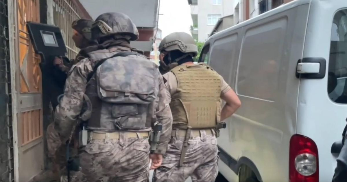 Emniyet’ten zehir tacirlerine operasyon: 1 tonun üzerinde yasaklı madde ele geçirildi