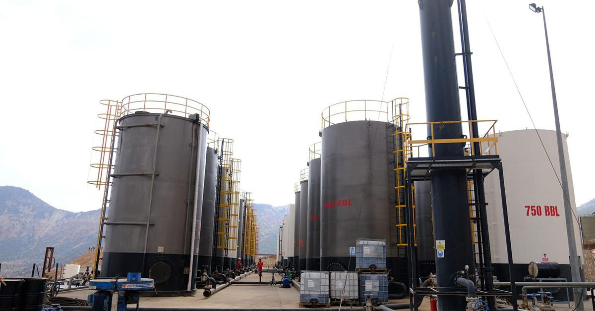 Enerji ve Tabii Kaynaklar Bakanı Alparslan Bayraktar, doğal gaz ve petrol günlük üretiminde rekor seviyeye ulaştığını açıkladı. 40 bin varili aştığını duyuran Bayraktar, Gabar petrolünde hedefi 2024 yılı sonuna kadar günlük 100 bin varile çıkarmayı hedeflediklerini belirtti. Enerji ve Tabii Kaynaklar Bakanı Alparslan Bayraktar, doğal gaz ve petrol günlük üretiminde rekor seviyeye ulaştığını açıkladı. 40 bin varili aştığını duyuran Bayraktar, Gabar petrolünde hedefi 2024 yılı sonuna kadar günlük 100 bin varile çıkarmayı hedeflediklerini belirtti.