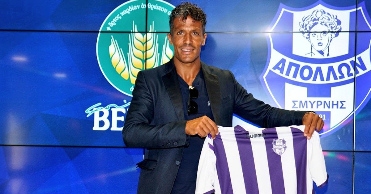 Futbolcu emekliliğini açıkladı.