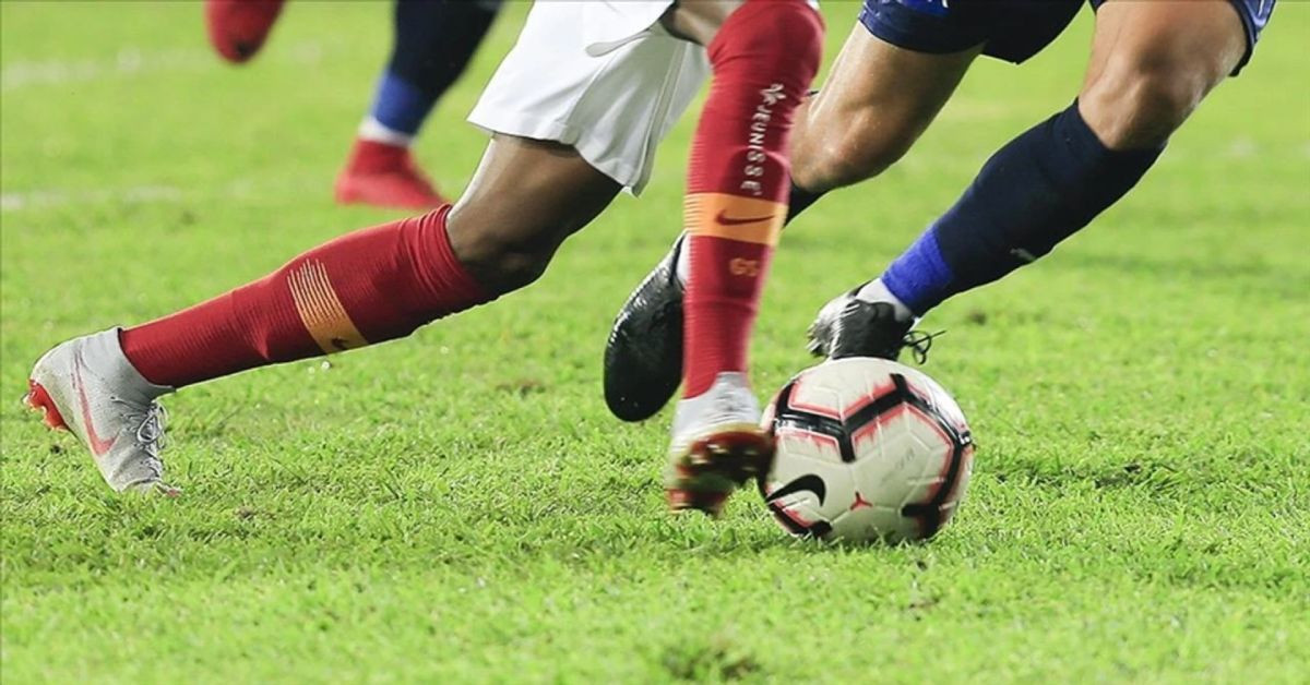 Galatasaray’ın aklı sahada kulağı Kadıköy’de: Yarın şampiyon belli olabilir Galatasaray’ın aklı sahada kulağı Kadıköy’de: Yarın şampiyon belli olabilir