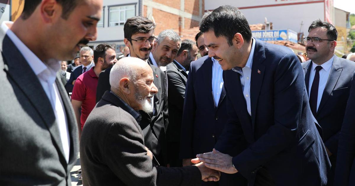 “Halka hizmet, hakka hizmettir” “Halka hizmet, hakka hizmettir”