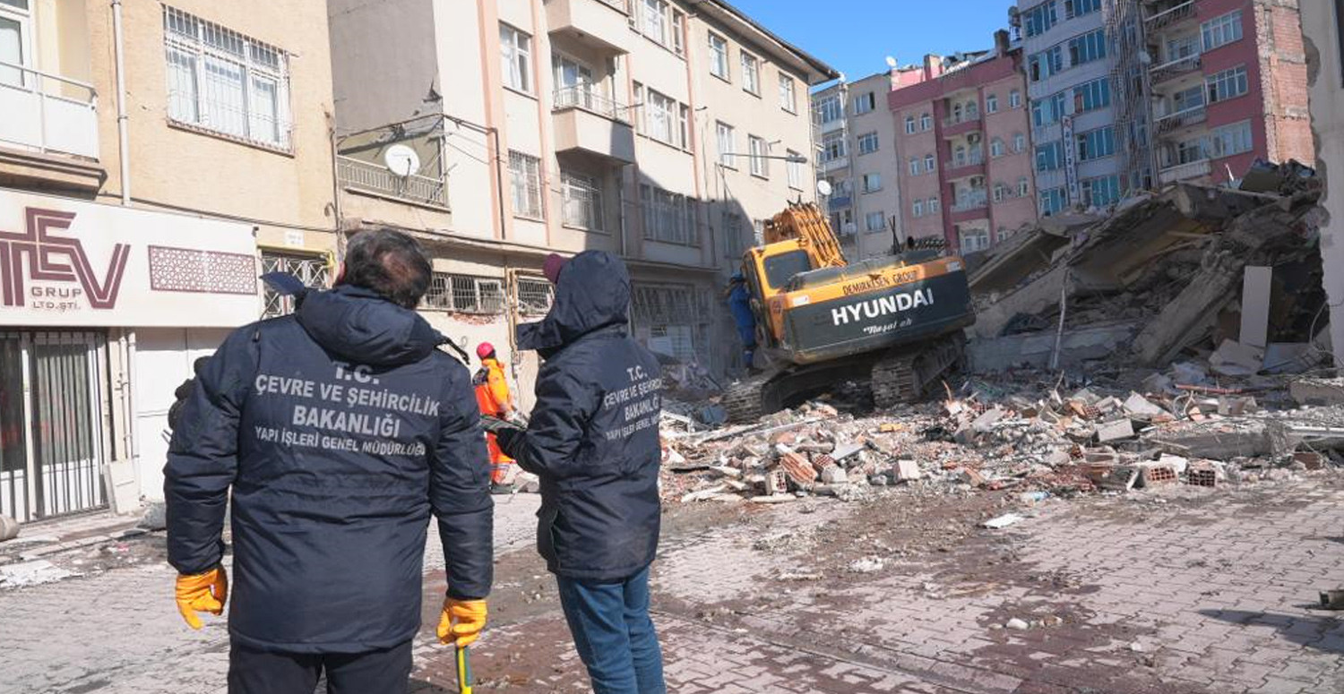 Hasar tespit çalışmaları hız kesmeden devam ediyor Hasar tespit çalışmaları hız kesmeden devam ediyor