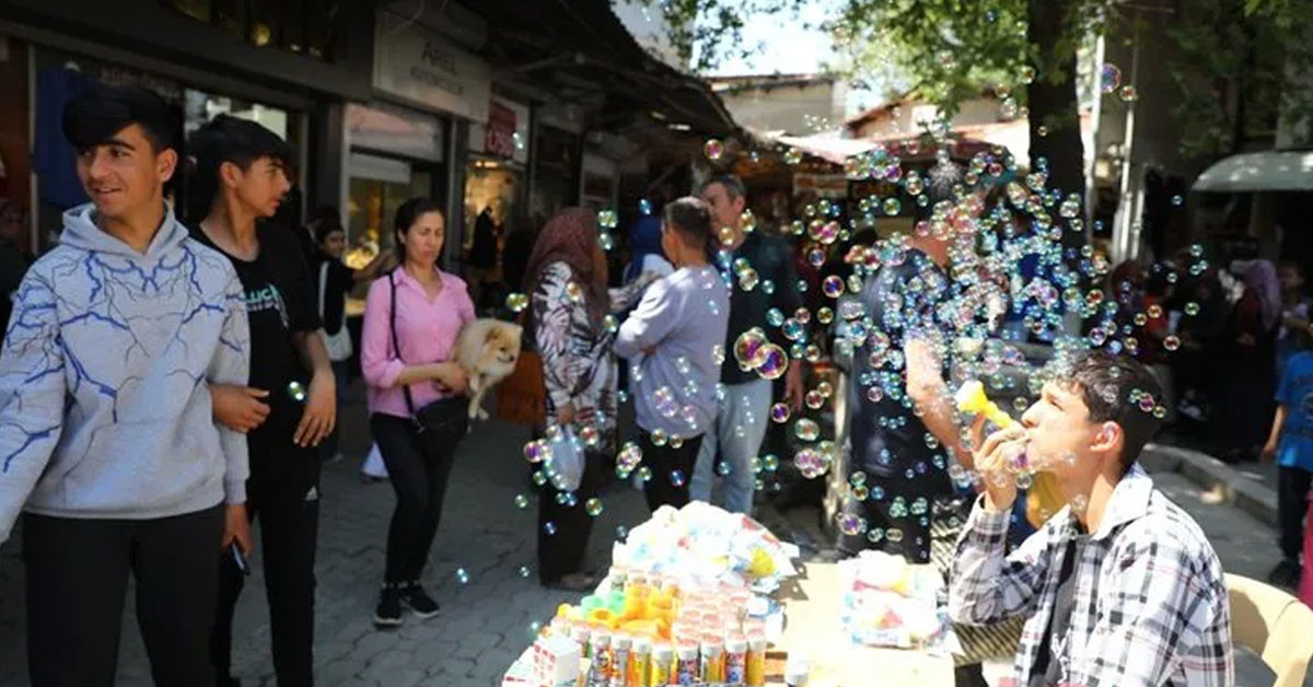Hatay Uzun Çarşı'da bayram telaşı Hatay Uzun Çarşı'da bayram telaşı