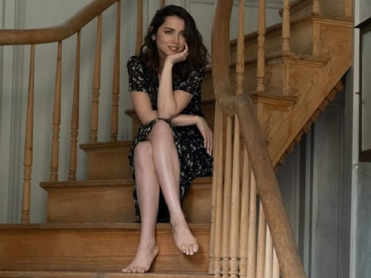 Hulu Derin Sular film konusu ve oyuncuları