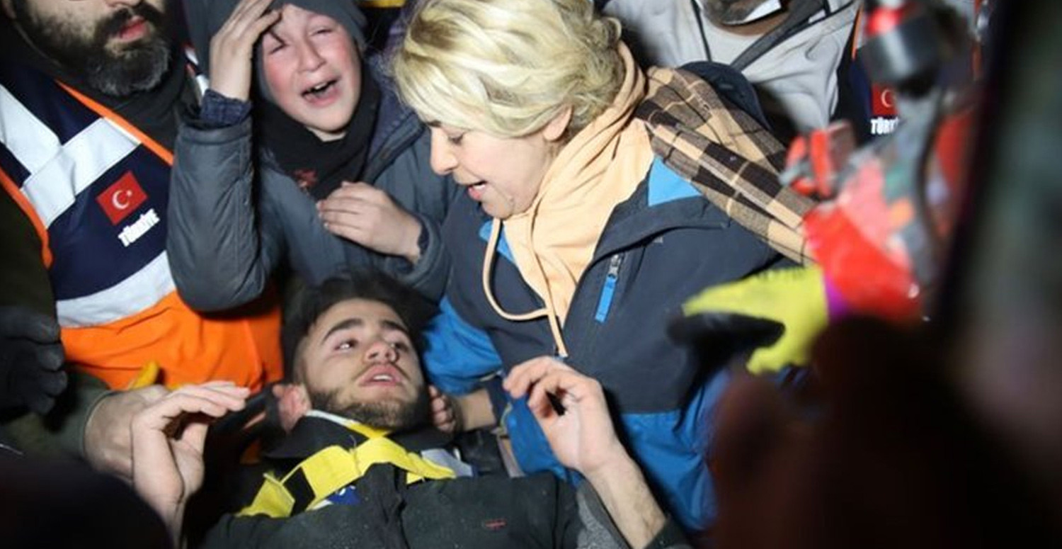 İdrarını içti, çiçekleri yedi İdrarını içti, çiçekleri yedi