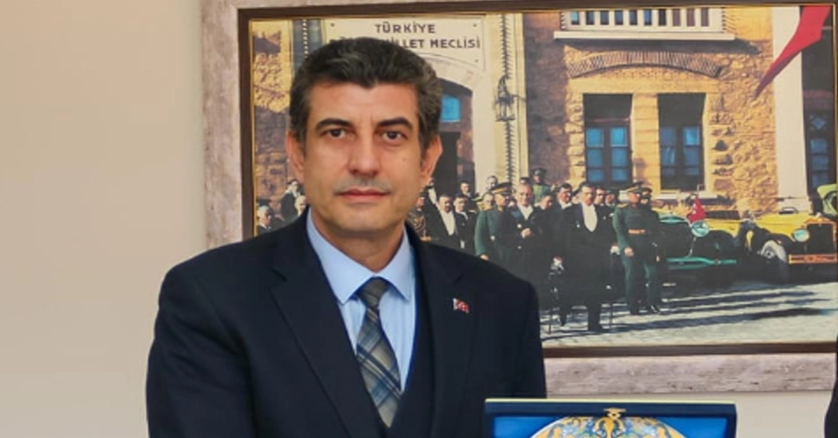 Iğdır İl Emniyet Müdürü Erden Sakarya kimdir, kaç yaşında ve nereli? Erden Sakarya sakız çiğneme olayı nedir? Iğdır İl Emniyet Müdürü Erden Sakarya kimdir, kaç yaşında ve nereli? Erden Sakarya sakız çiğneme olayı nedir?