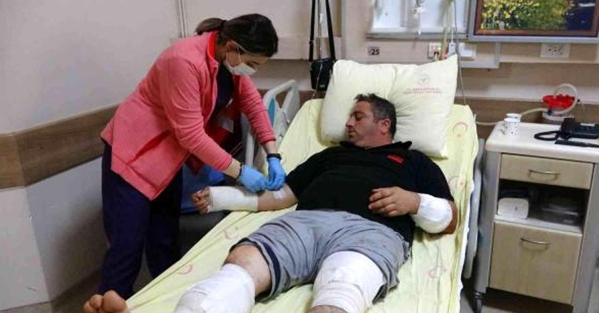 Ayıyla güreşen adam